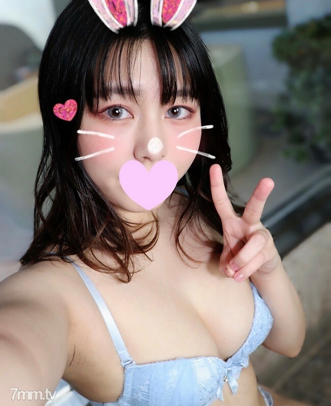 FC2-PPV-1782414 Yuika 20 years old Absolutely beautiful girl! Pure white mochi fluffy mozzarella body job hunting student! It's super sensitive and cums while wearing a suit! Creampie with seeds on the fluffy shaved pussy of a transcendent beautiful