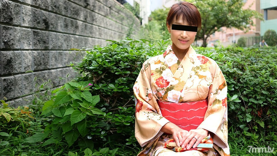 111518-376 It's been a long time in kimono! Once again with a beautiful married woman