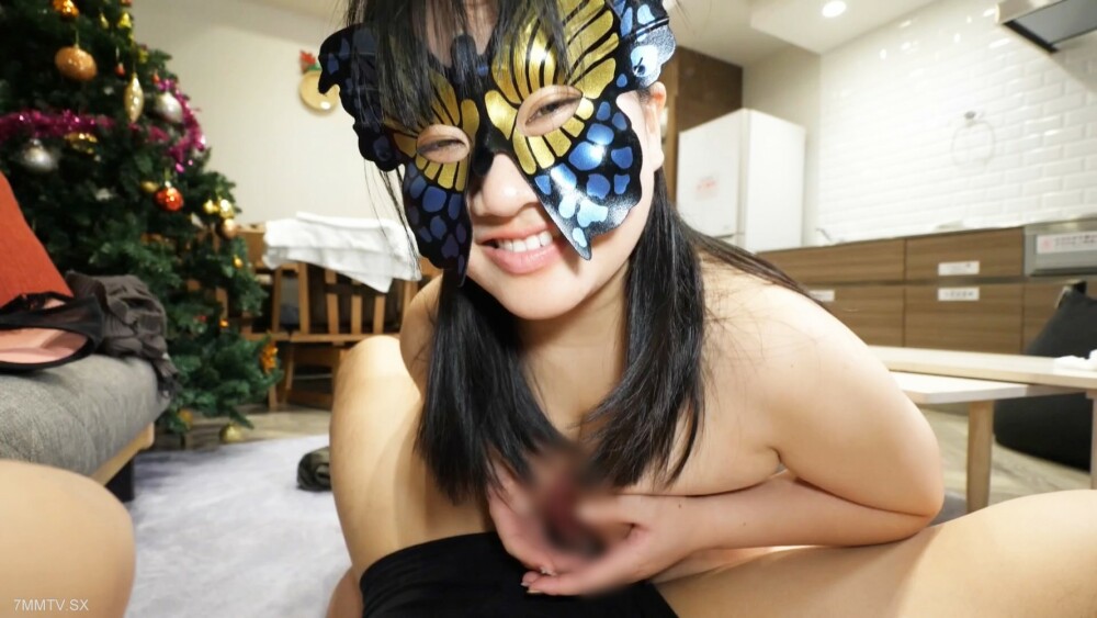 FC2-PPV-3202806 First-time low-phrase, large-scale experience. One happy hand, a public transforming face mask that responds to the appearance of breasts. Possible continuous humiliation and defeat…